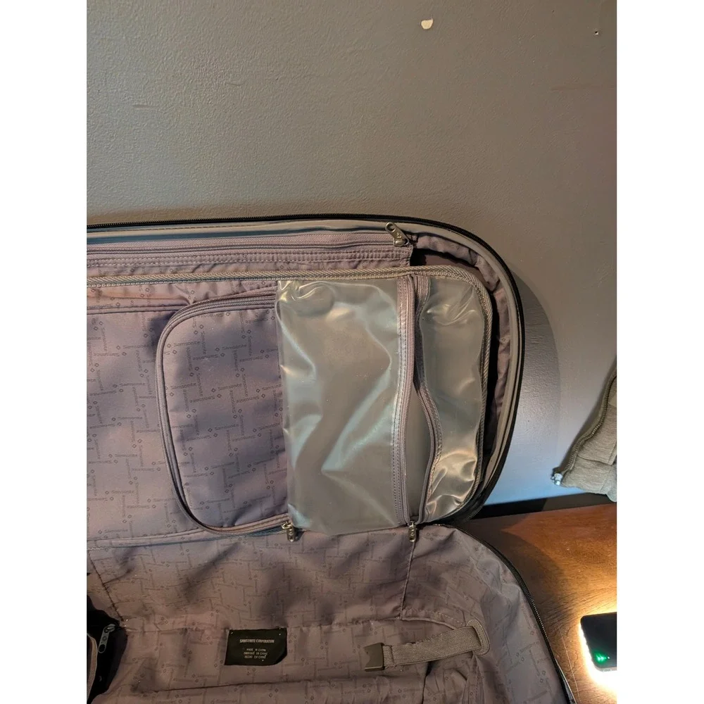 Samsonite Black Ballistic Nylon Rolling Carry On Suitcase Upright Luggage